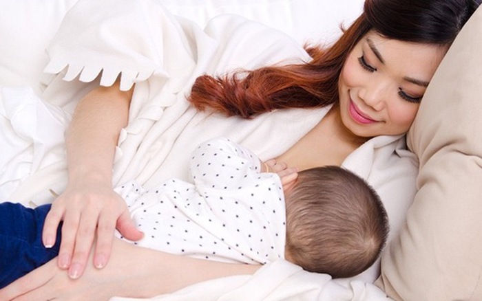 Phụ nữ đang cho con bú và người có dấu hiệu mãn kinh không nên sử dụng thuốc tránh thai hàng ngày